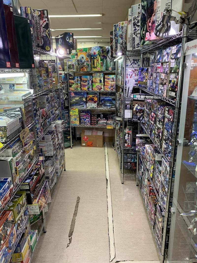 日本汽车店兼卖高达模型走红老板和员工都喜欢副业