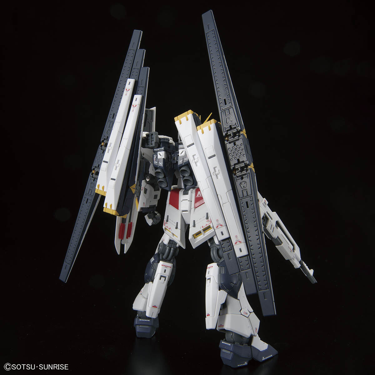 万代 福冈限定 RG 1/144 ν高达(双翼状浮游炮装备型)-旅法师营地