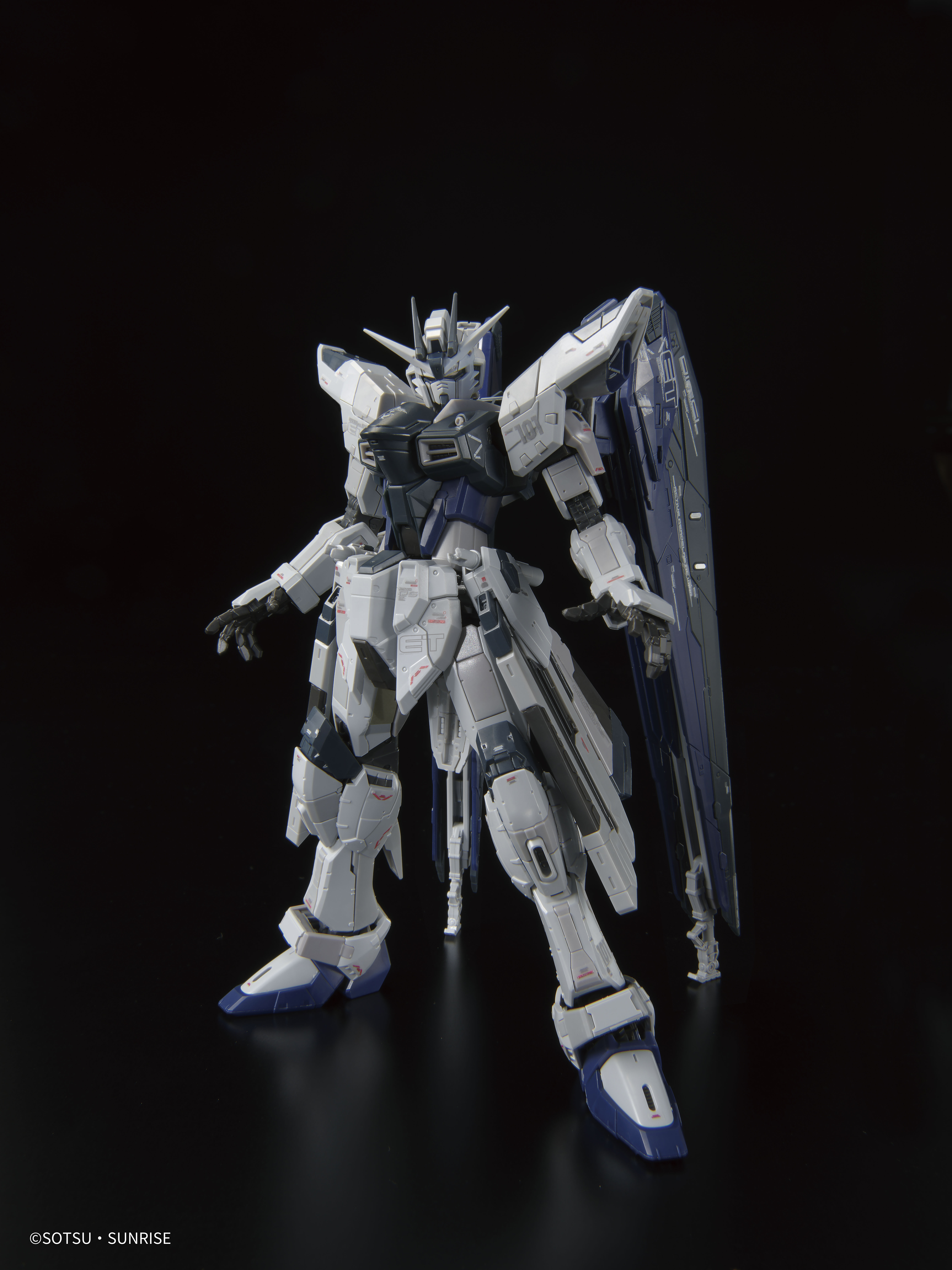 新品未使用　mgh core4 万代基地限定RG 1/144 自由高达Ver.GCP 未启动形态-旅法师营地