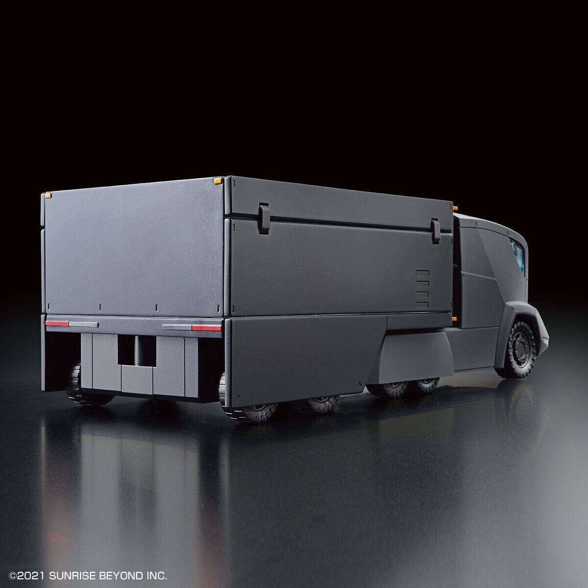 万代 HG 1/72 特大型装甲特殊搬运车-旅法师营地